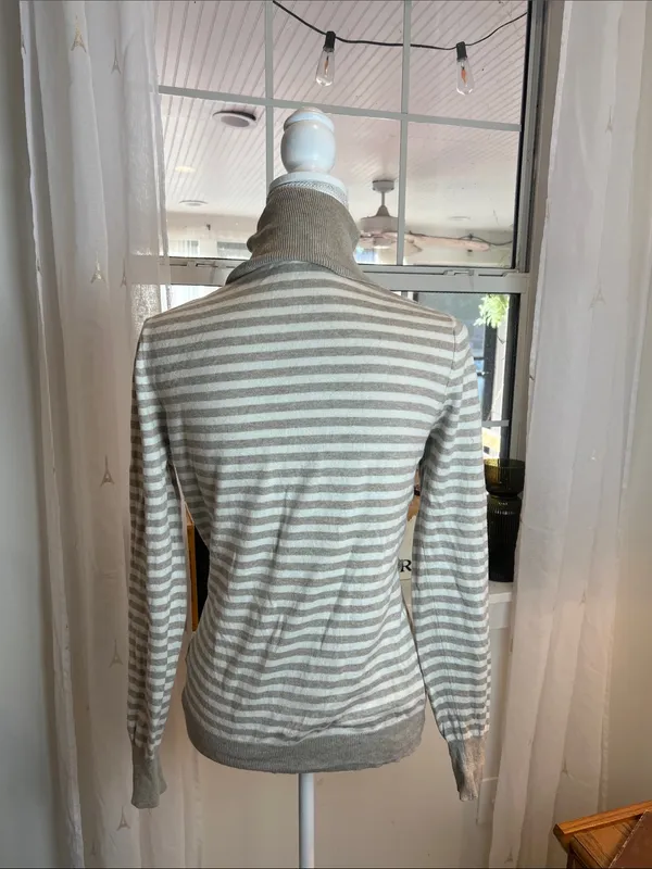 Banana Republic Striped Turtleneck Sweater in Taupe and Cream size medium. - Image 4