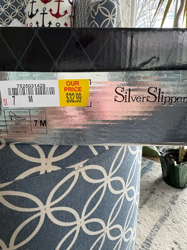 Silver Slipper Size 7 pearl heels - Image 5