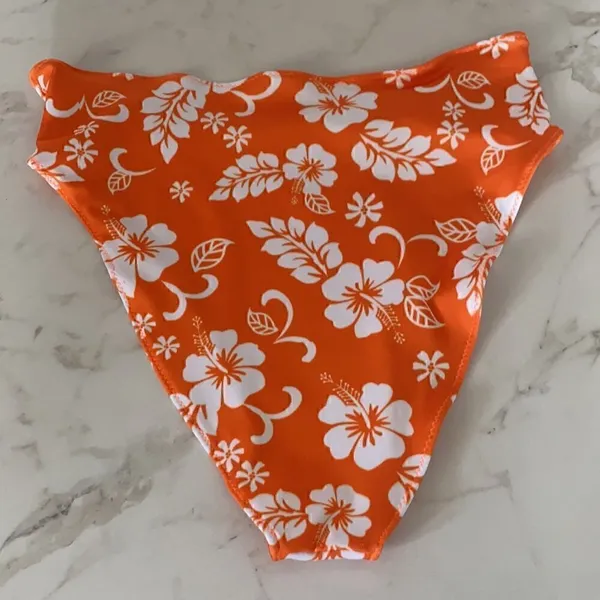 Hawaiian Floral Bandeau Bikini Set - Image 4