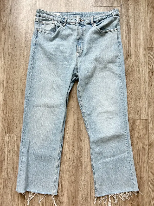 Zara High Rise Straight Leg Raw Hem Distressed Jeans Light Wash Size 14 - Image 2