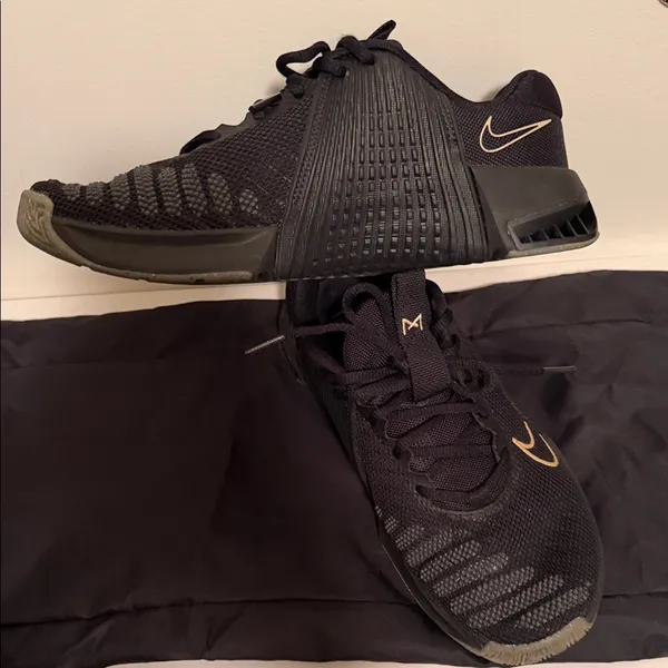 Nike unisex Black and Gold Metcon 9 women’s 8 - Image 3