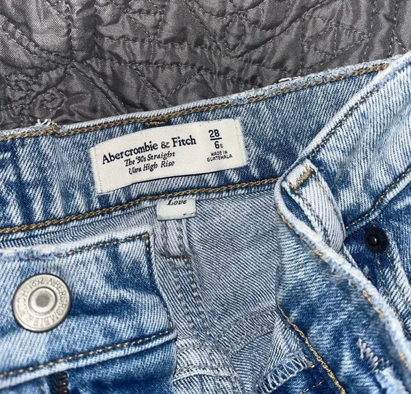Abercrombie Curve Love 90s Straight Jean - Image 3