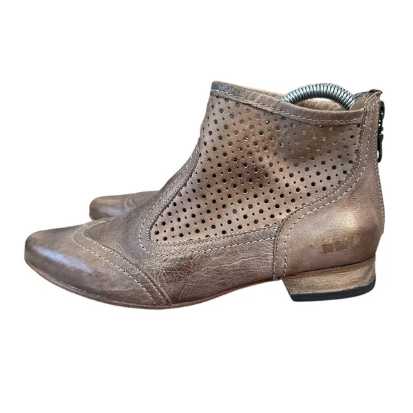 Bed Stu Bryanna Perforated Ankle Booties Womens‎ 7 Gray Taupe Leather Zip Boots - Image 3