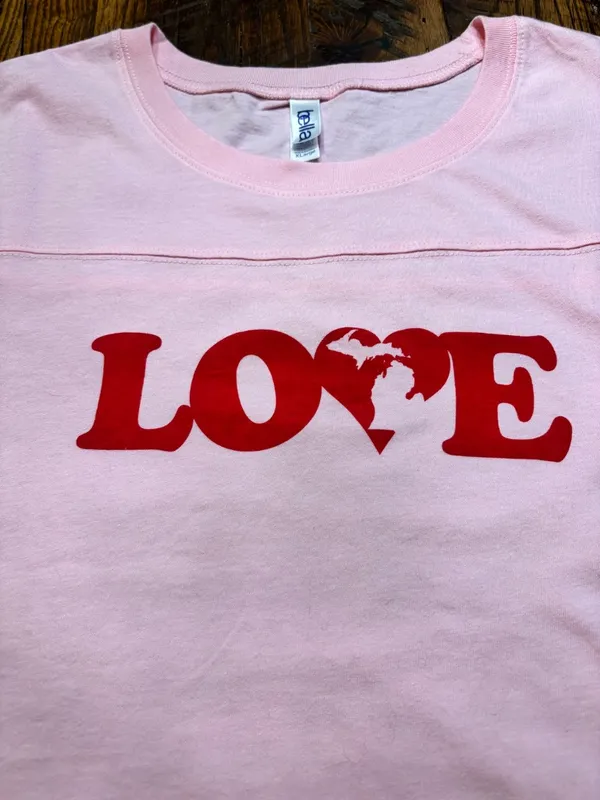 Ladies XL Love Michigan Tshirt (runs as a L) - Image 2