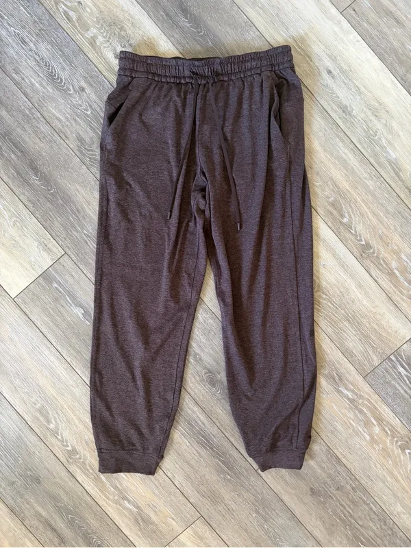 Lululemon Soft Jersey Classic-Fit Mid-Rise Joggers Size 6 NWOT - Image 5