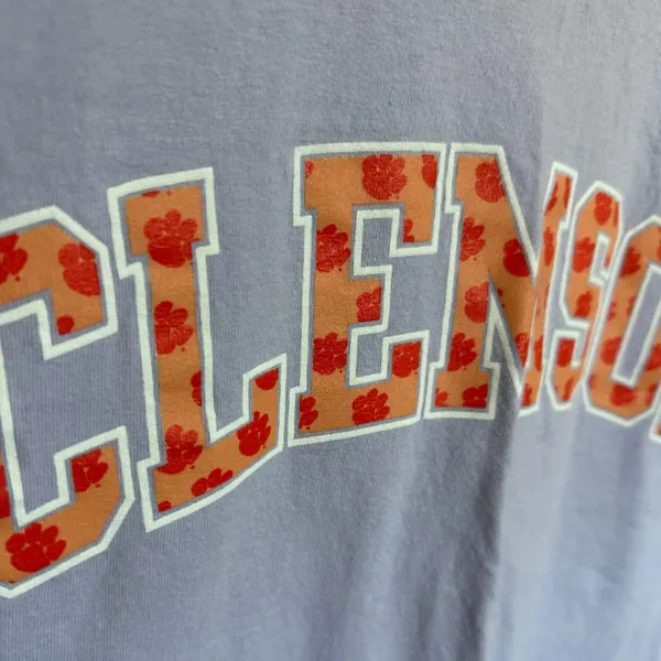 Clemson Tigers Light Purple Logo T-Shirt (Size Medium) - Image 2