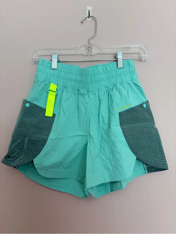 Lululemon Drop-In Pocket High-Rise Hiking Short 4" Wild Mint - Image 2