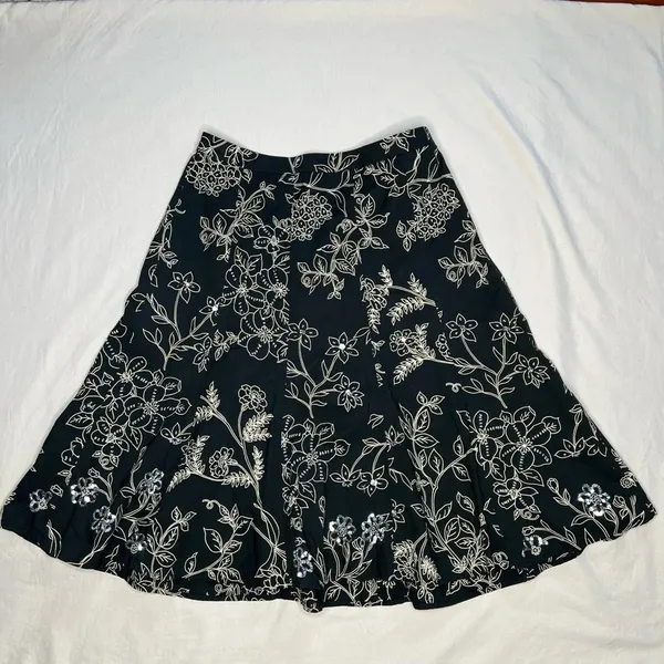 Ann Taylor LOFT Black Floral Sequins A-Line Skirt Size 4 Knee Length - Image 2