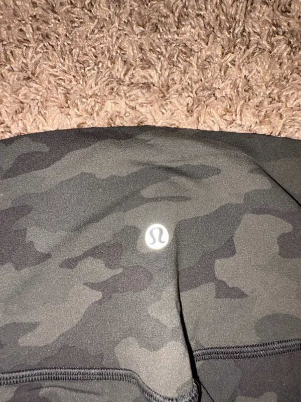 LuLuLemon Align High Rise Crop 21" Leggings Size 4 Heritage 365 Camo Dark Olive - Image 3