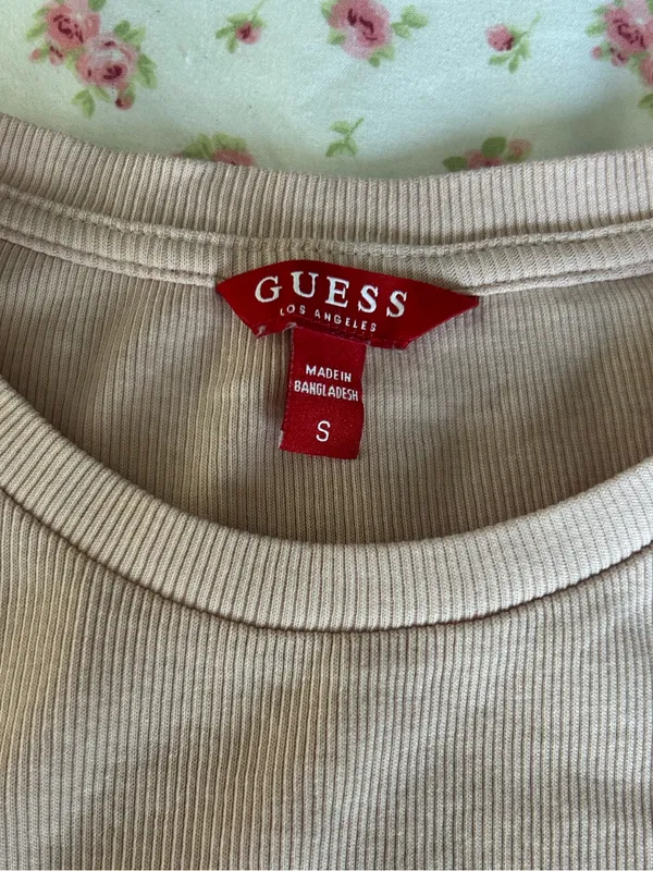 GUESS Blush Pink Short-Sleeve Logo Tee with Gold Embroidery - Image 2