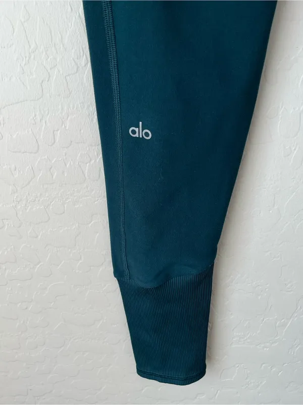 Lululemon Alo yoga High-Waist Alosoft Lounge Leggings midnight green large ribbed waist - Image 9