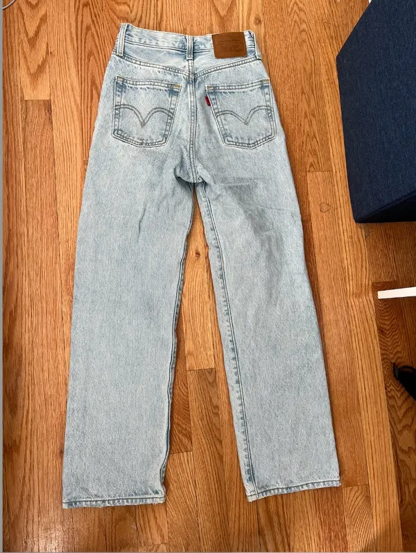 Levi’s Ribcage Straight Ankle Jeans - Image 2