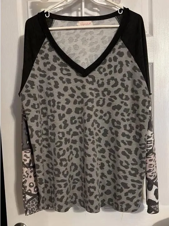 V-Neck Leopard Print Long Sleeve Top in Grey and Black - Image 2