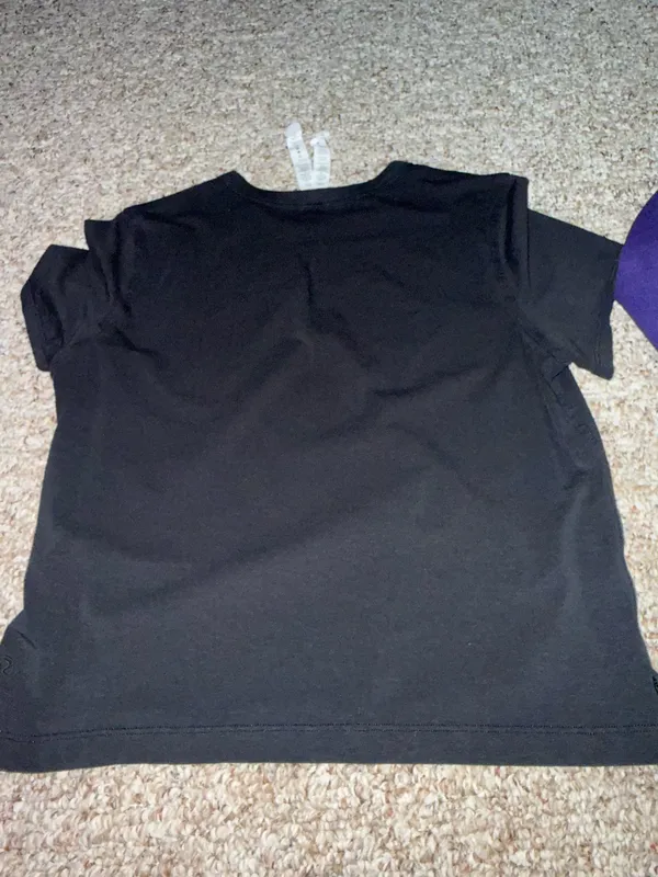 Lululemon Black Cropped Shirt - Image 5