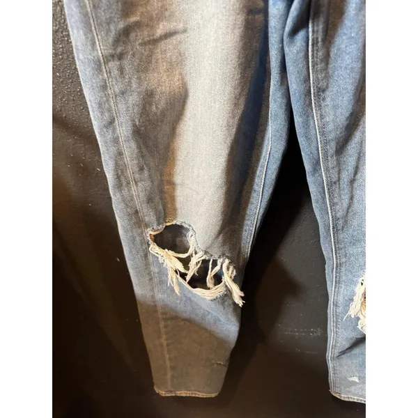 Women's American Eagle Light Wash Distressed Mom Jeans Size 4 - Image 2