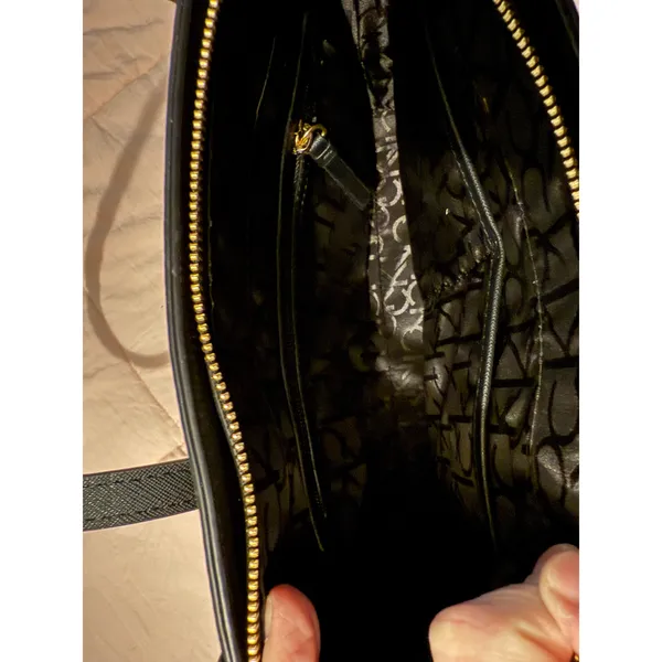 Calvin Klein Purse Tote Bag Black Shoulder Strap Gold Chain Pockets Zip Clos EUC - Image 8