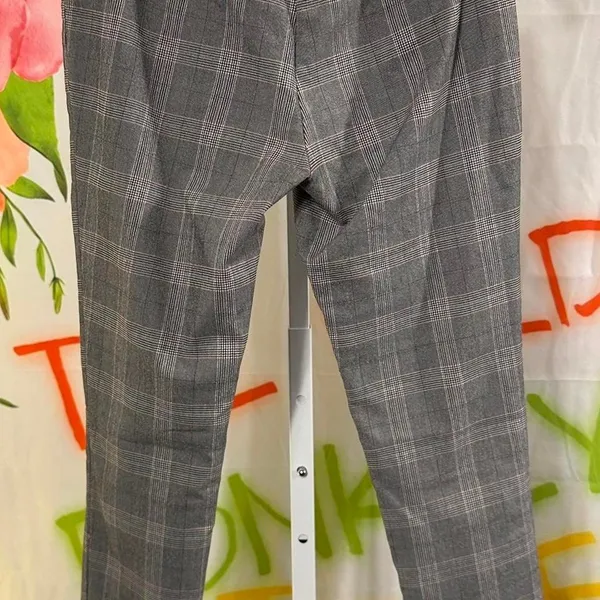 S136. Tommy Hilfiger grey plaid trousers Size 6 - Image 4