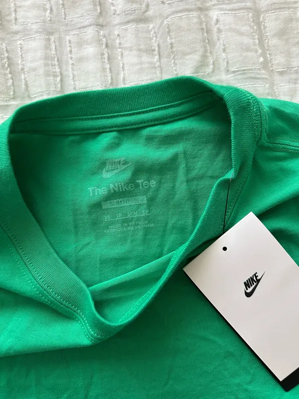 Nike Green T-Shirt - Image 4