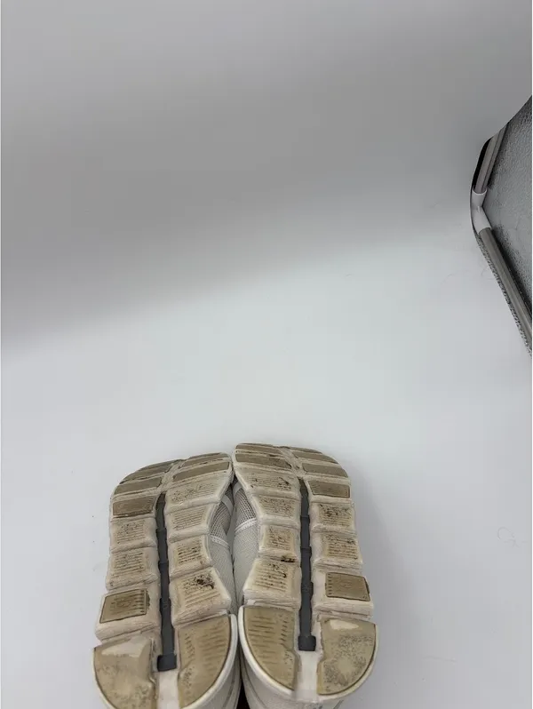 On Cloud Woman’s Size 8 Running Shoes - Excellent Condition-Running Or Casual - Image 7