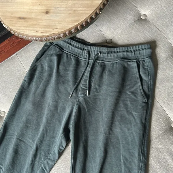Everlane Green Jogger Sweatpants Size Medium - Image 4