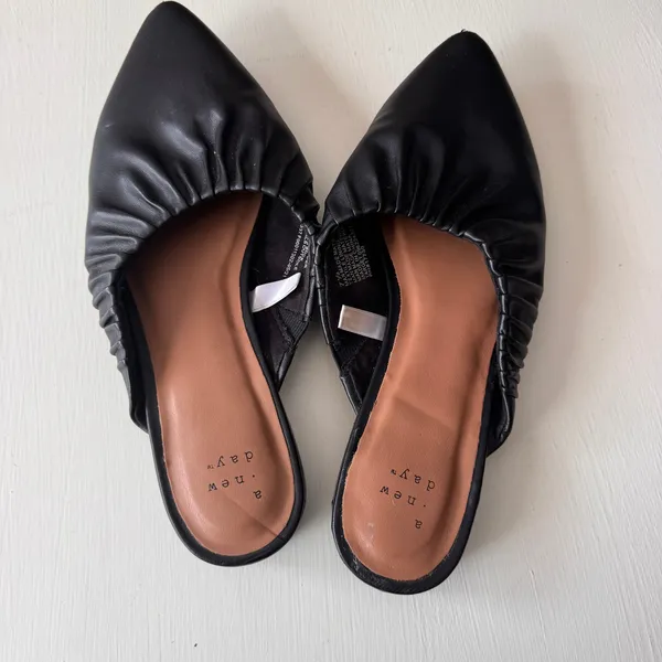 A New Day Womens Black Elle Slip On Pointed Toe Low Heel Shoes Sz 7.5 - Image 7