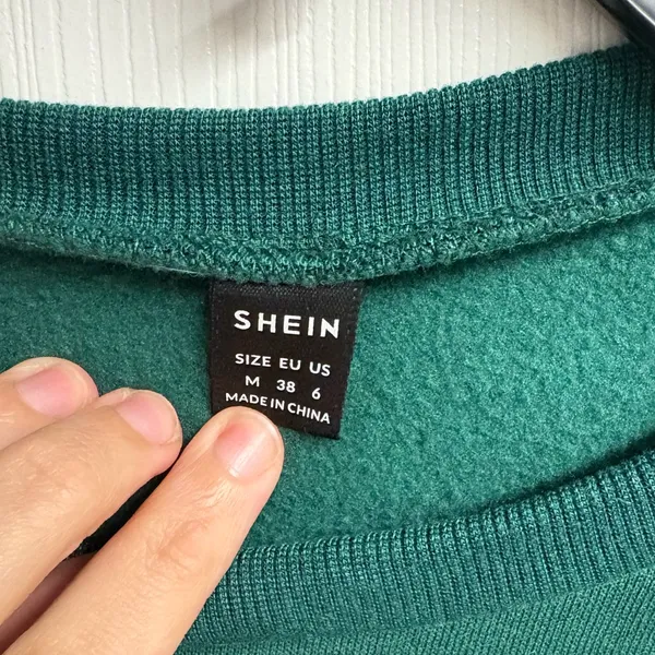 NWOT SHEIN “Cool Moms Club” Sweatshirt Size Medium - Image 2
