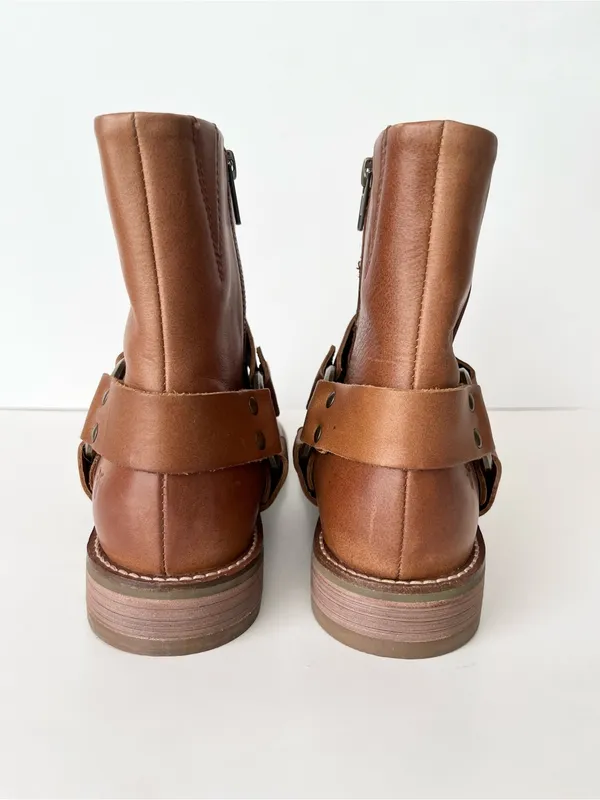 Frye VERONICA flex leather harness ankle boots NEW 9.5 - Image 6