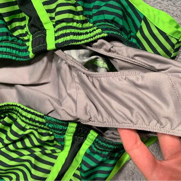 Nike dri-fit green shorts medium - Image 5