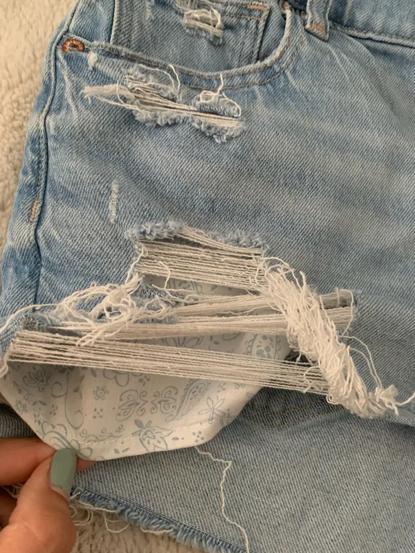 American Eagle Ripped Jean Shorts Sz 8 - Image 2