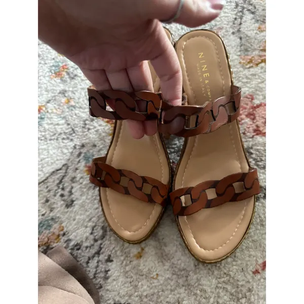 Nine‎ & Company Cognac Brown Leather Chain Strap Wedge Sandals 8.5M - Image 7