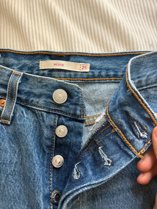 Levi’s Wedgie Straight Jeans - Image 3