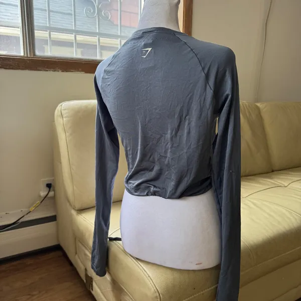 Gymshark Breeze Lightweight Seamless Long Sleeve Crop Top‎ Grey XS - Image 4