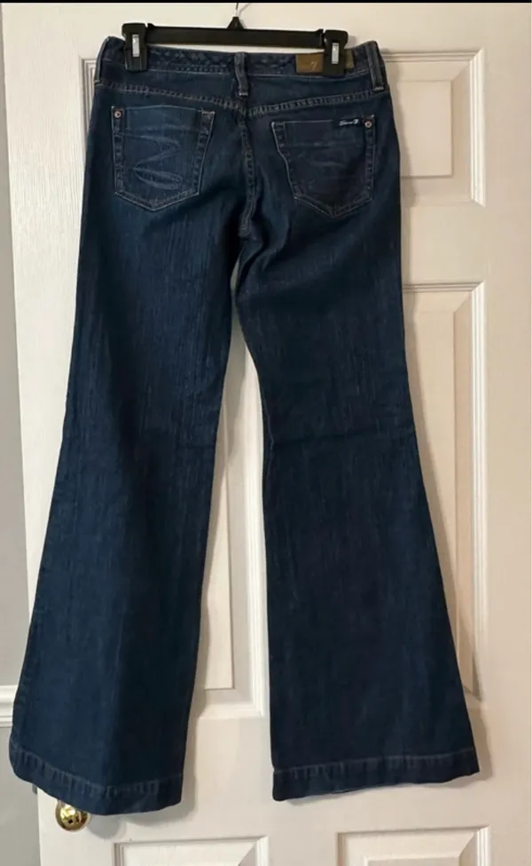 7 For All Mankind Seven7 wide leg Dark Blue Flare Jeans are a size 28. - Image 2