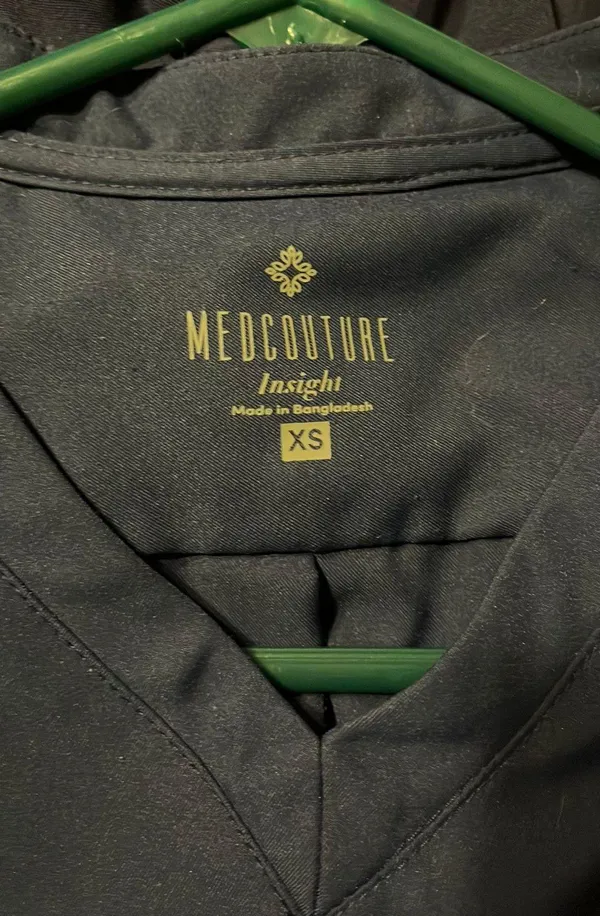 Med couture Scrubs - Image 4
