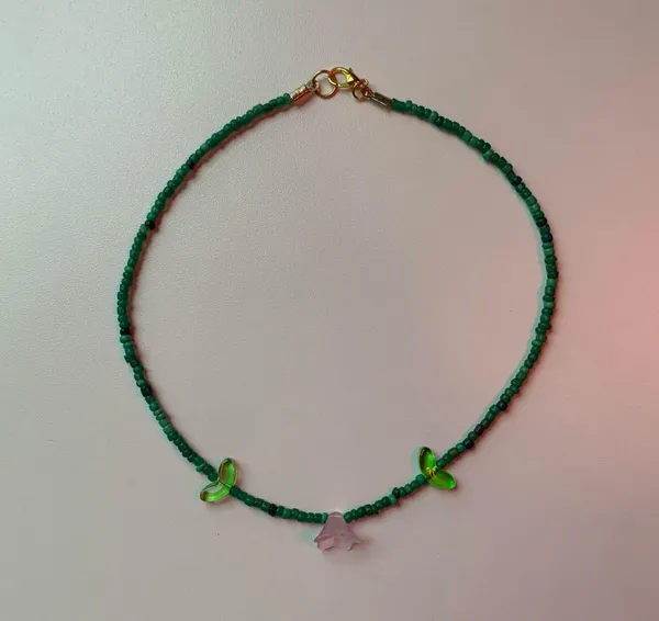 Beaded Flower Necklace Handmade - Image 3