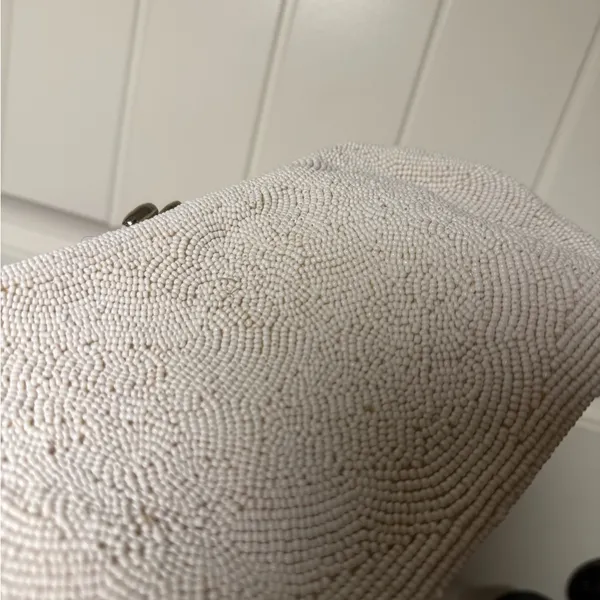 Vintage kiss lock White Beaded Clutch - Image 4