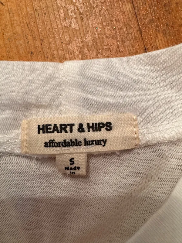 Heart & Hips White Cropped Tank Top - Image 2