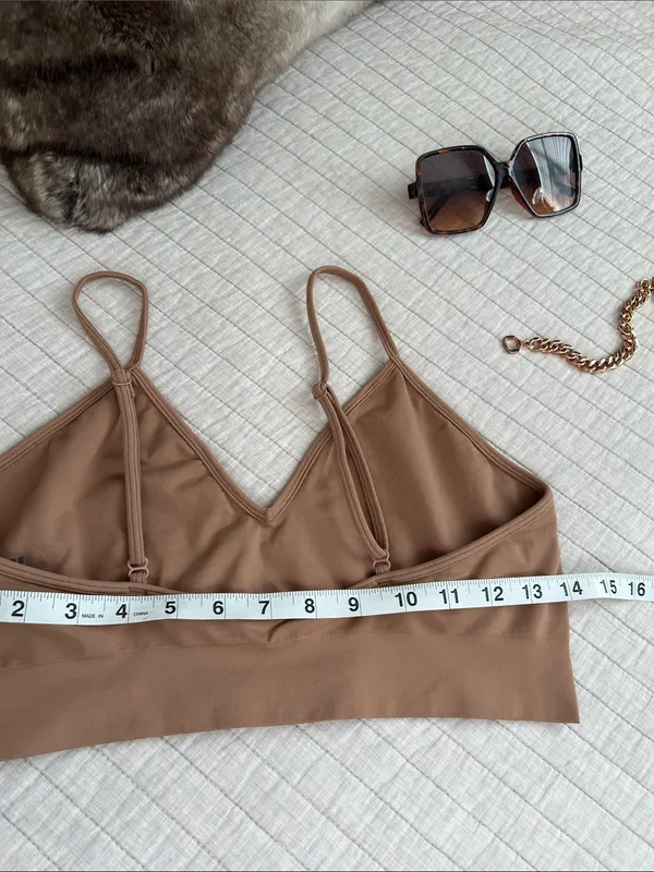 Skims tan soft smoothing seamless v neck bralette 2X - Image 5
