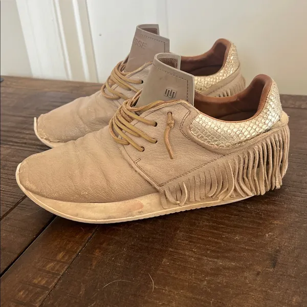 Esseutesse Shoe Size 39 Beige Leather Upper Metallic Foil Fringe Sneakers - Image 5