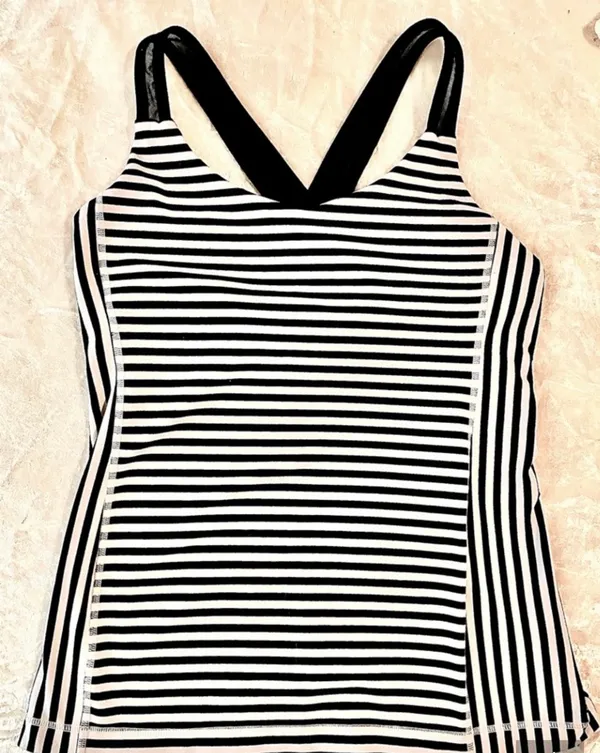 Lululemon Black & White Yoga,Wk-Out Tank - Image 3