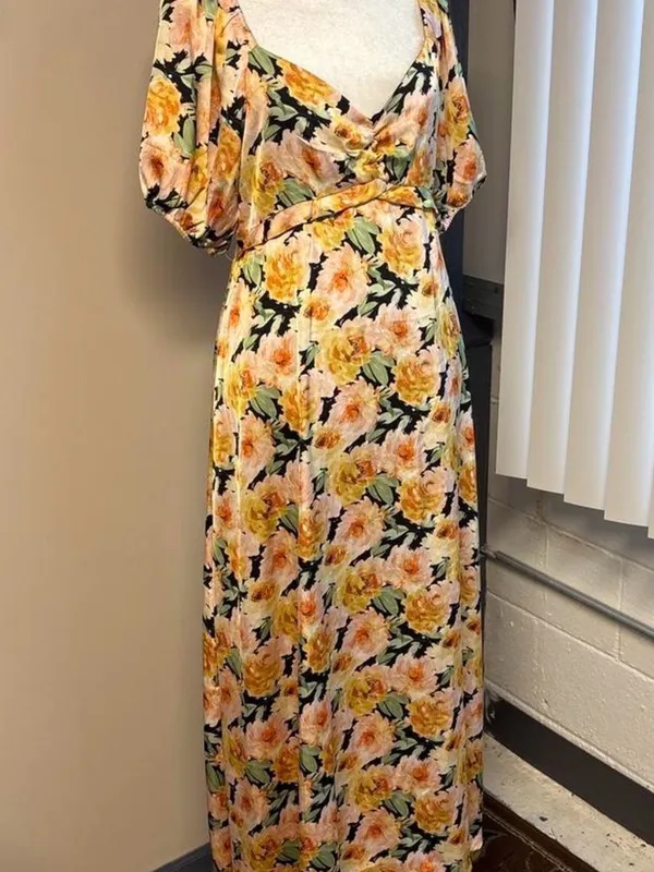 Sweetheart Floral Puff-Sleeve Midi Dress in Cream Floral - Image 4