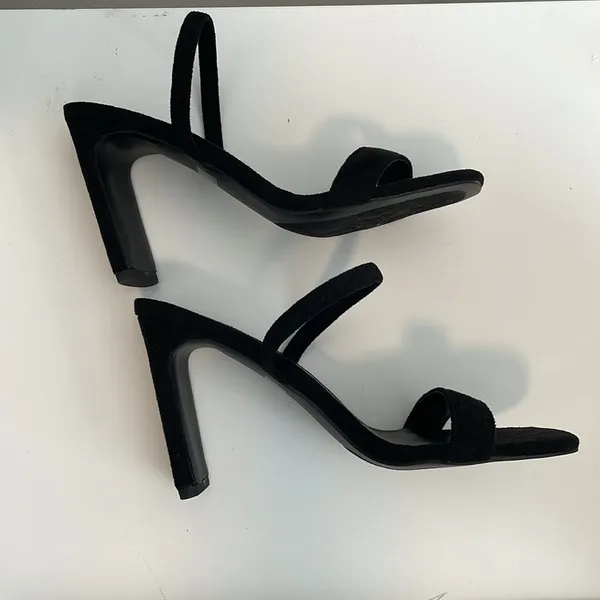 Lulus black strappy suede sandals - Image 4