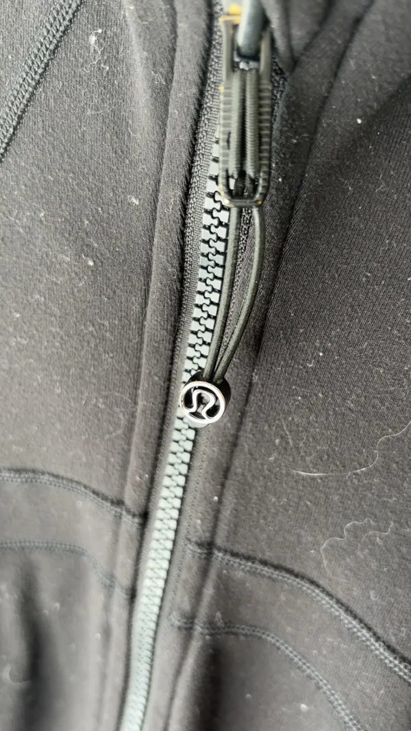 Lululemon Define Jacket in black size 4 - Image 2