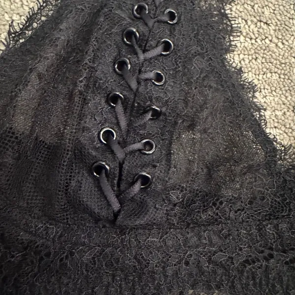 Victoria's Secret Very Sexy Halter Black Lace Up Goth Witchy Bralette Medium - Image 3