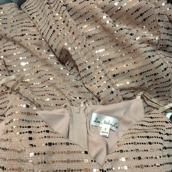 PROM/ Cocktail/ Cruise DRESS New Rose Gold Dress Size 7 Gorgeously Beautiful. - Image 5