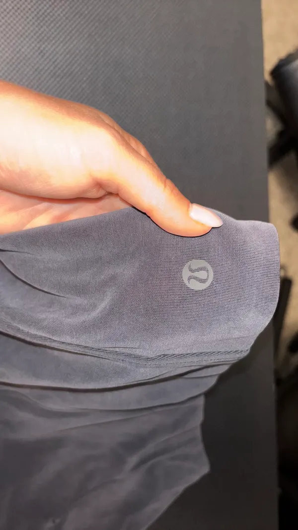 Lululemon Softstreme High-Rise Shorts 4" - Image 5