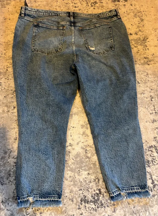 Abercrombie & Fitch The Mom High Rise distressed jeans woman’s size 22R/36 NWT - Image 4