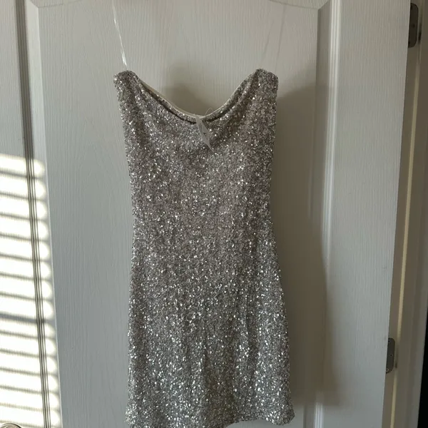Windsor Silver Sequin Mini Dress - Image 4