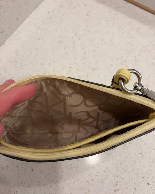 Women’s Calvin Klein Pastel Yellow Cream Wristlet Wallet EUC - Image 5