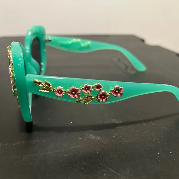 Floral Embellished Sunglasses Green - Image 2